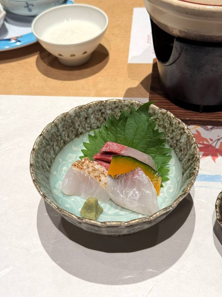 「ラフォーレ伊東温泉 湯の庭」の会席料理の写真